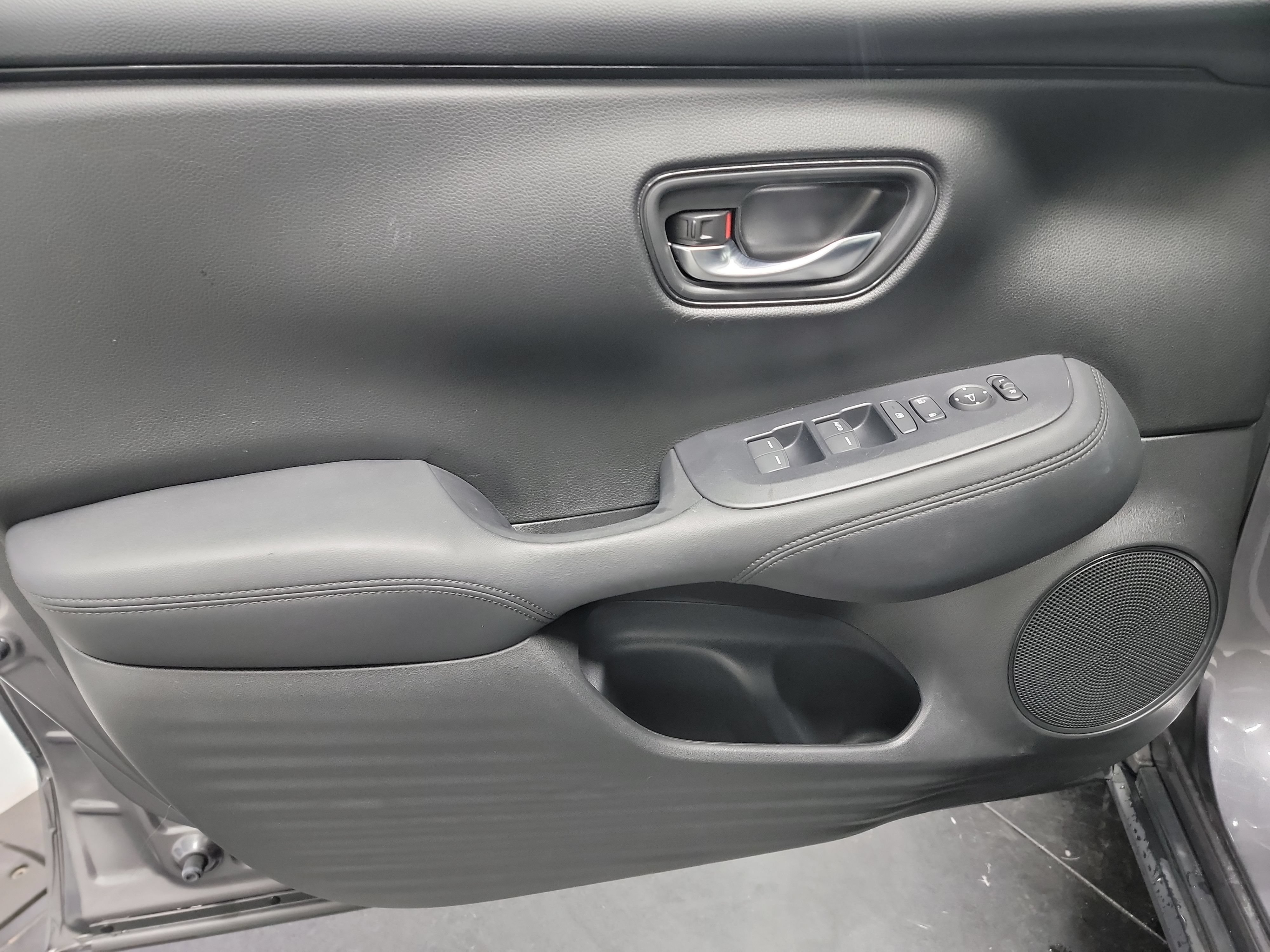 Certified 2024 Honda HR-V LX image 13
