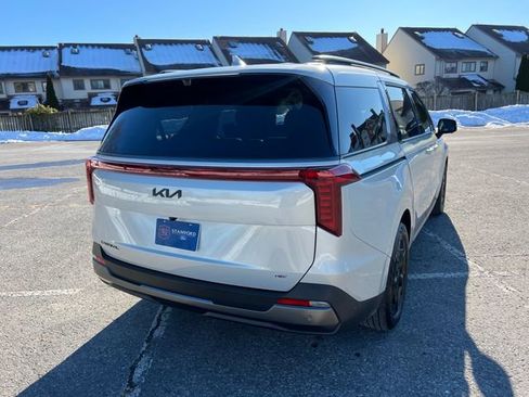 Used 2025 Kia Carnival SX Prestige image 10