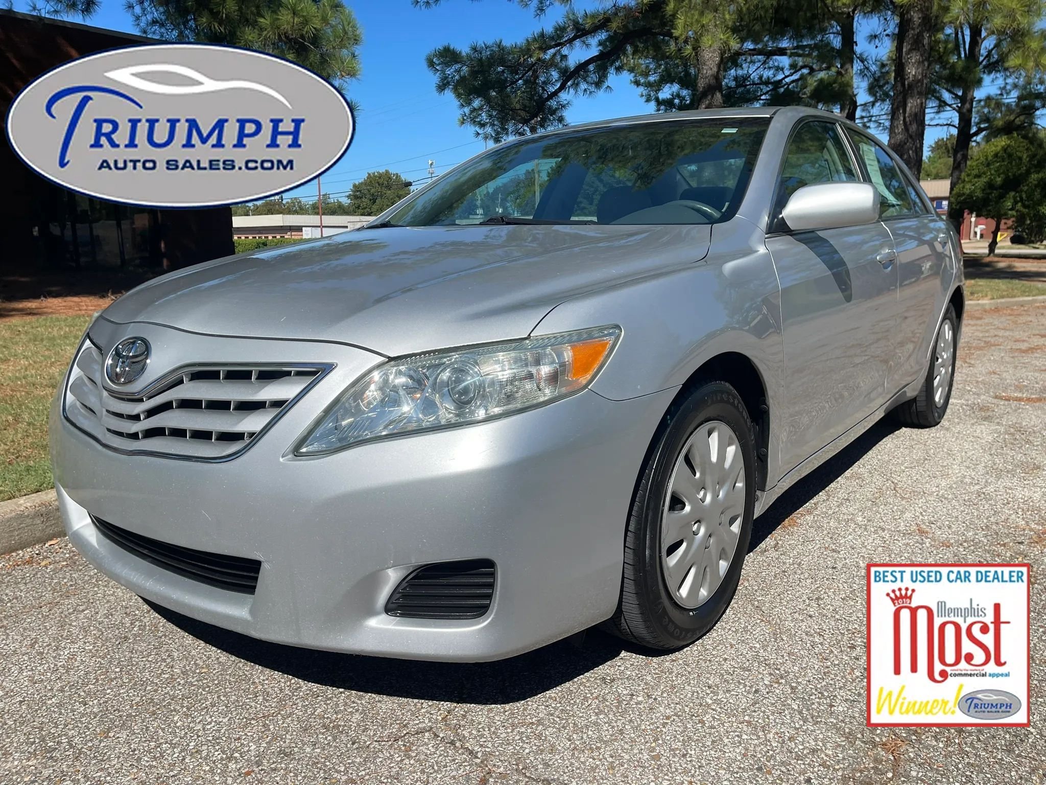Used 2010 Toyota Camry LE FWD image 1