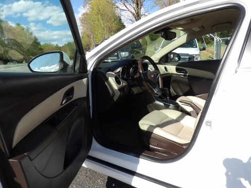 Used 2013 Chevrolet Cruze LT w/ Enhanced Safety Package image 10