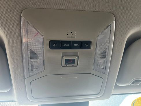 Used 2022 Toyota RAV4 LE FWD image 8