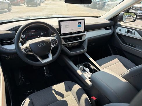 New 2026 Ford Explorer Active RWD image 13