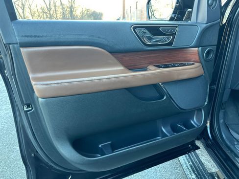 Used 2023 Lincoln Navigator L Reserve image 29