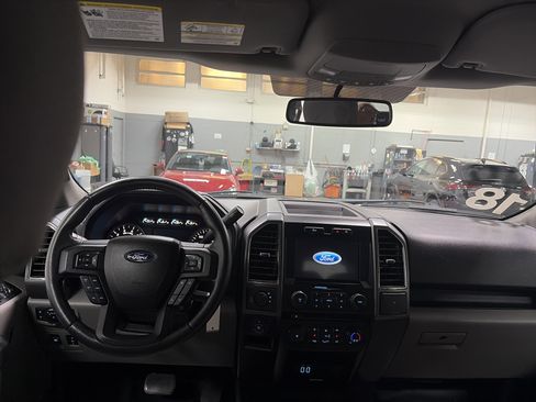 Used 2018 Ford F150 XLT w/ Equipment Group 302A Luxury image 26