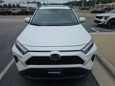 Used 2022 Toyota RAV4 XLE w/ Convenience Package AWD/4WD image 2