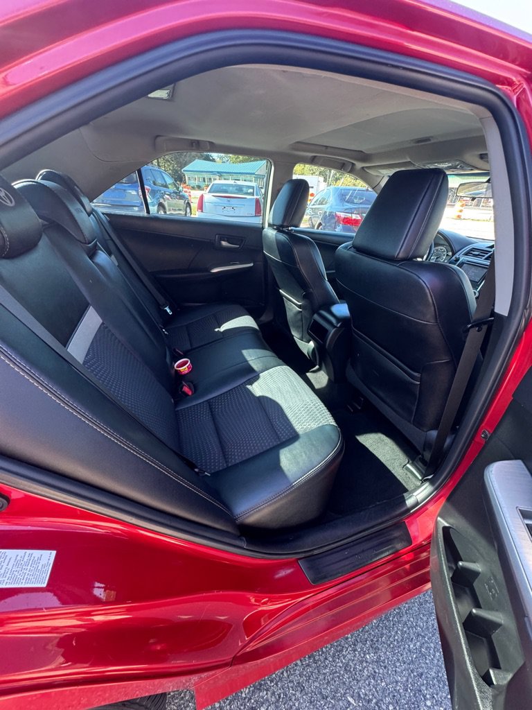 Used 2012 Toyota Camry SE FWD image 15