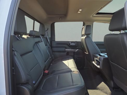 Used 2022 Chevrolet Silverado 2500 LTZ w/ LTZ Plus Package image 31