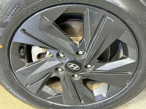 Used 2023 Hyundai Elantra SEL w/ Cargo Package FWD image 28