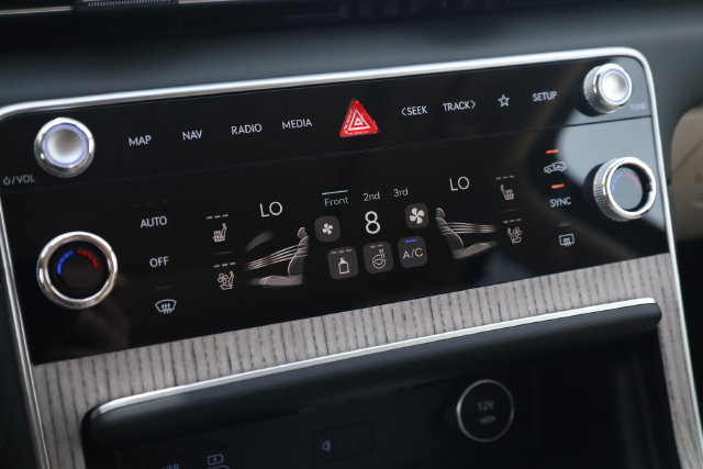New 2026 Genesis GV80 2.5T Prestige AWD/4WD image 19