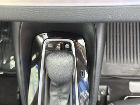 Used 2024 Toyota Corolla LE image 10