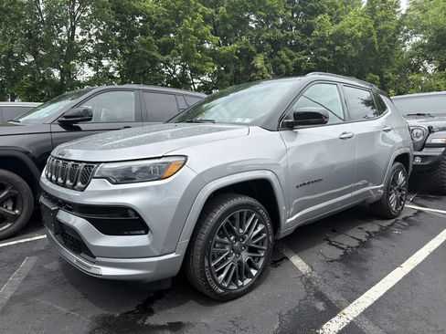 Certified 2023 Jeep Compass High Altitude AWD/4WD image 3