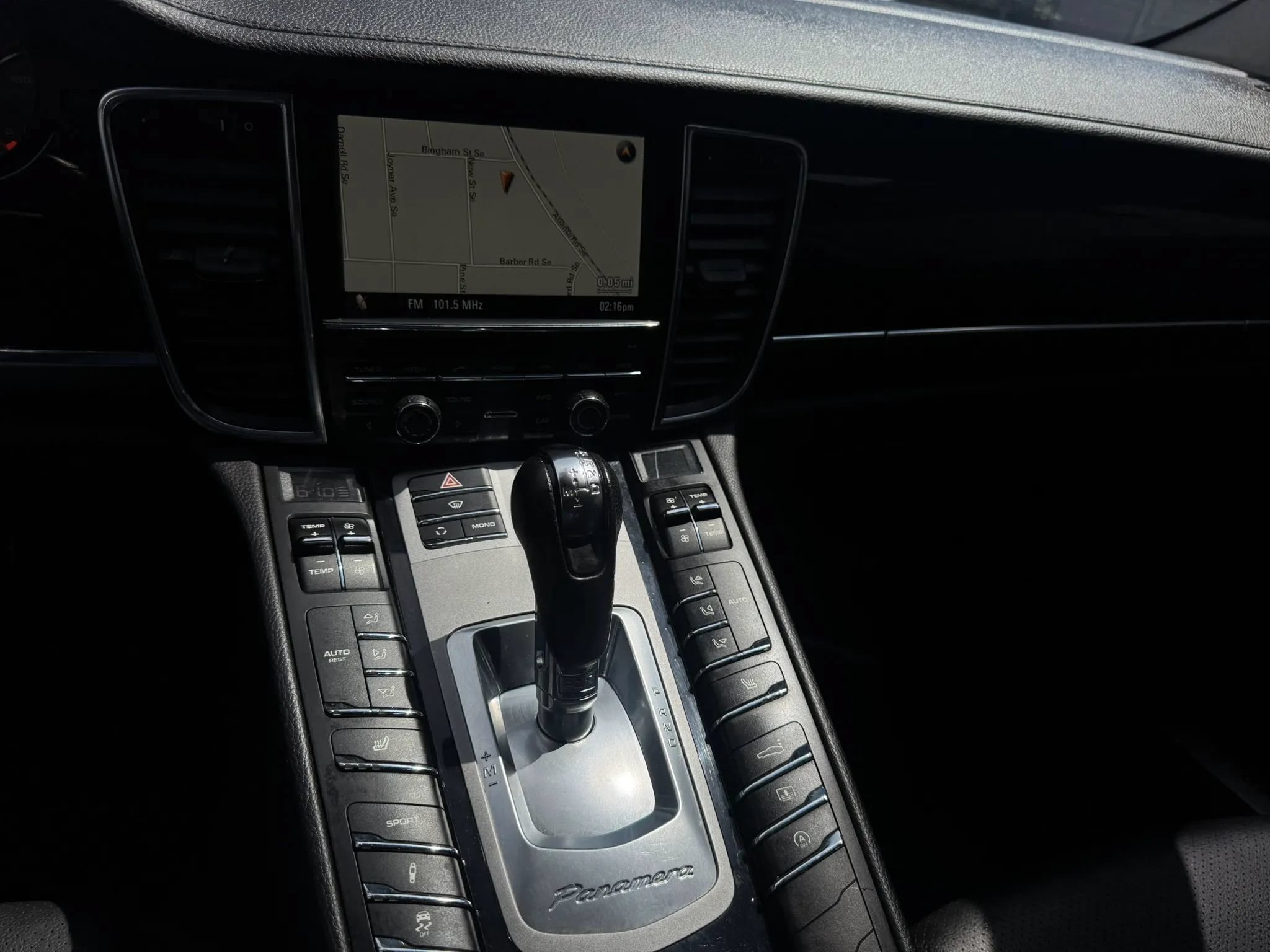 Used 2012 Porsche Panamera image 18