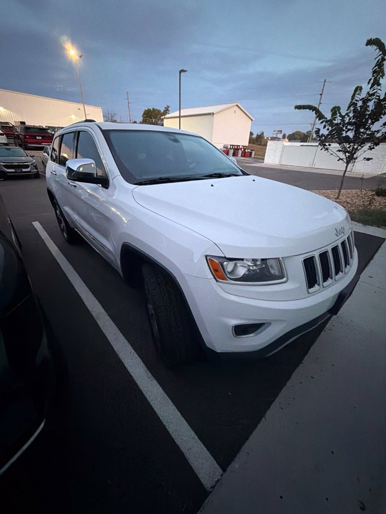 Used 2014 Jeep Grand Cherokee Limited AWD/4WD image 2