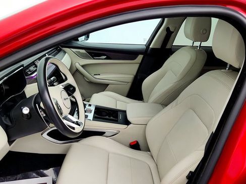 Used 2022 Jaguar F-PACE image 19
