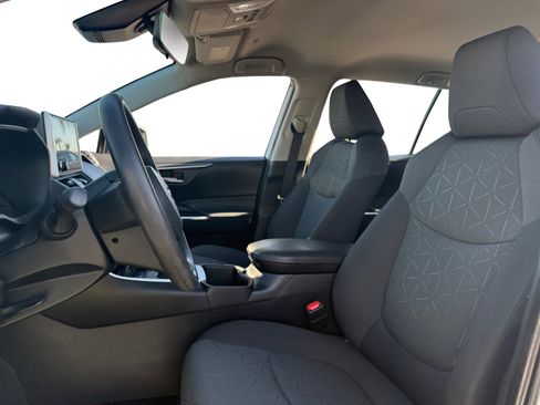 Used 2023 Toyota RAV4 Hybrid Woodland image 9