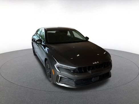Used 2025 Kia K5 LXS image 3