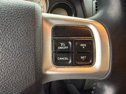 Used 2013 Dodge Challenger R/T image 13