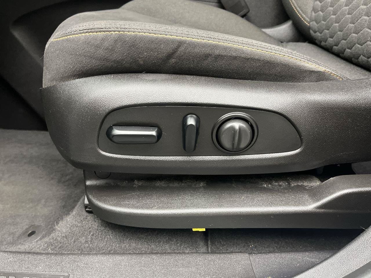 Used 2018 Chevrolet Equinox LT AWD/4WD image 9