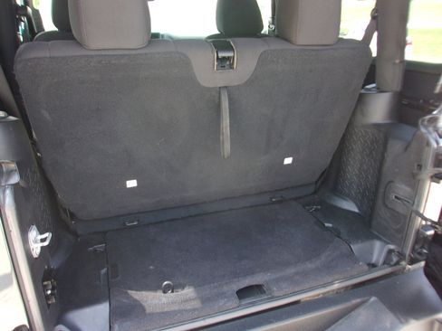 Used 2016 Jeep Wrangler Sport image 20