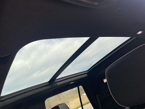 Used 2023 GMC Yukon SLT image 6