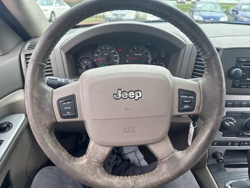 Used 2005 Jeep Grand Cherokee Laredo image 9