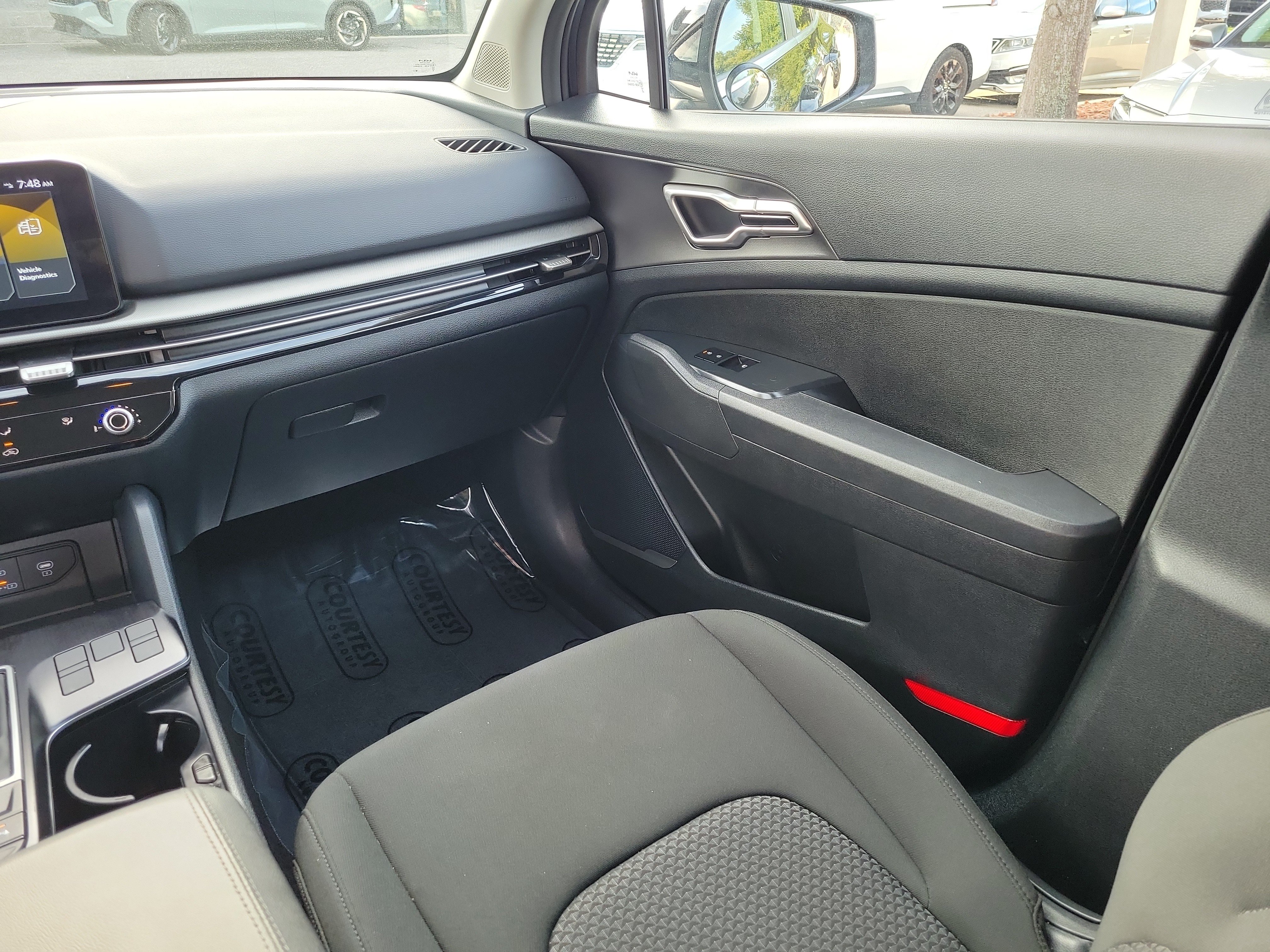 Certified 2026 Kia Sportage LX FWD image 14