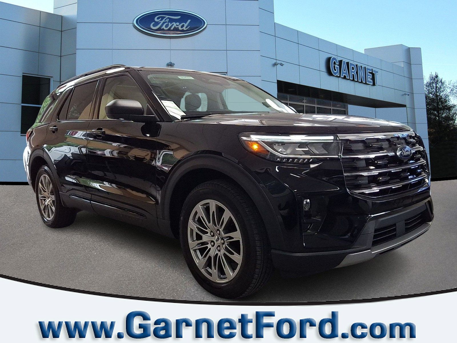 Used 2026 Ford Explorer Active w/ Active Comfort Package AWD/4WD image 1