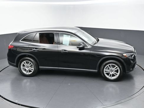 Used 2023 Mercedes-Benz GLC 300 4MATIC w/ Exclusive Trim Package image 41