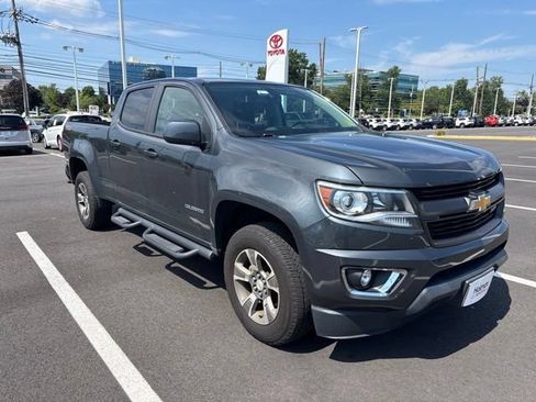 Used 2017 Chevrolet Colorado Z71 AWD/4WD image 3