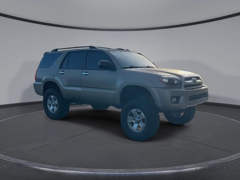 Used 2006 Toyota 4Runner SR5 RWD image 2