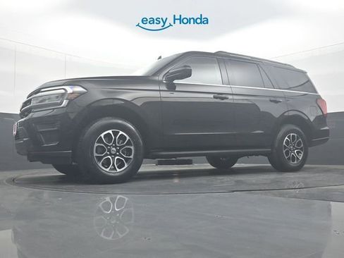 Used 2024 Ford Expedition XLT image 30