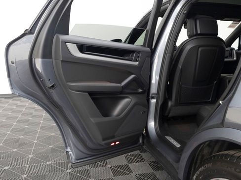 New 2026 Porsche Cayenne image 22