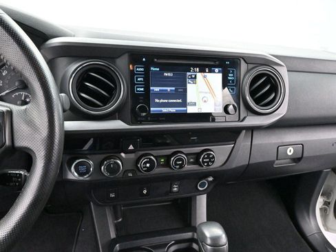 Used 2017 Toyota Tacoma TRD Off-Road image 17