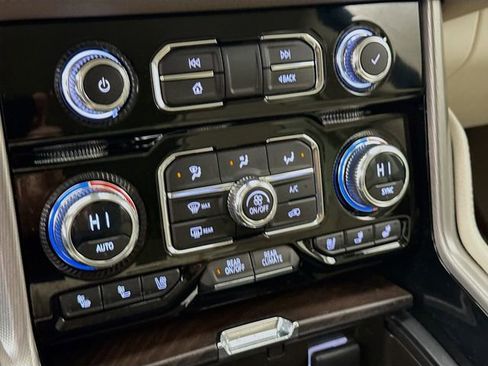 Used 2023 GMC Yukon Denali image 18