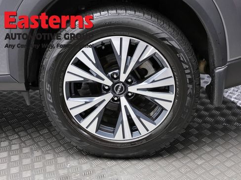 Used 2023 Nissan Rogue SV AWD/4WD image 8