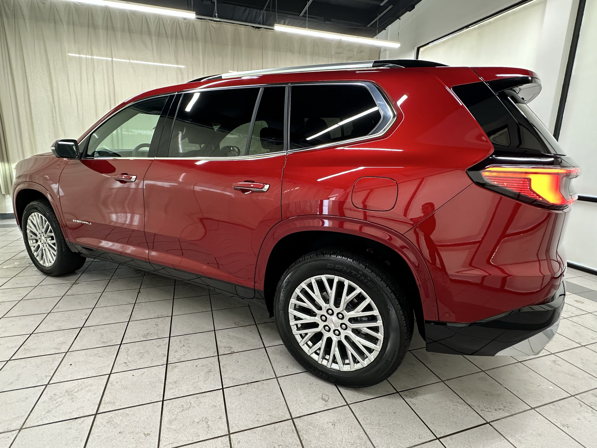 Used 2026 GMC Acadia Denali w/ Super Cruise Package AWD/4WD image 6