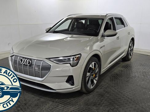 Used 2022 Audi e-tron Premium AWD/4WD image 3