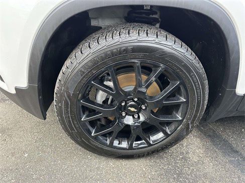 Certified 2022 Chevrolet Trax LT w/ Sport Edition image 9