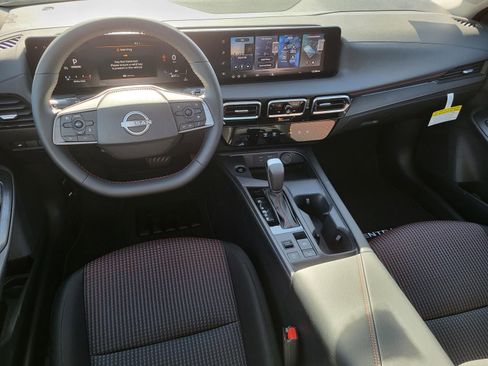 New 2026 Nissan Sentra SR w/ Floor Mat Package image 2