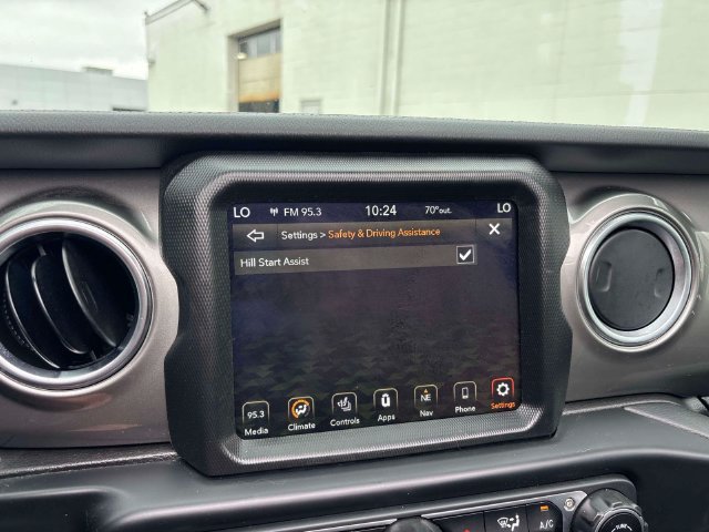 Used 2023 Jeep Wrangler Unlimited Sahara w/ Cold Weather Group AWD/4WD image 29