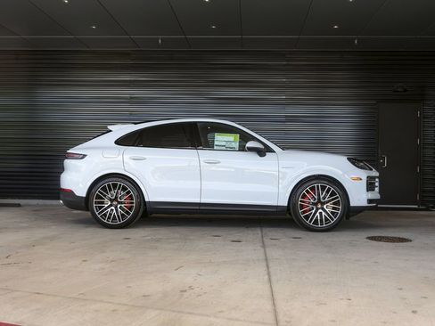 New 2026 Porsche Cayenne S AWD/4WD image 8