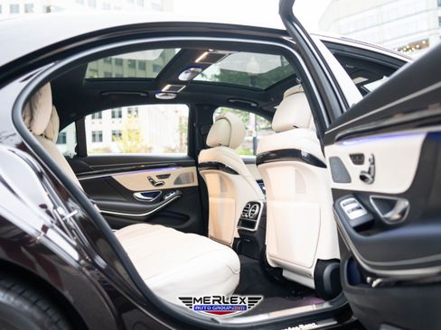 Used 2018 Mercedes-Benz S 560 Sedan image 19