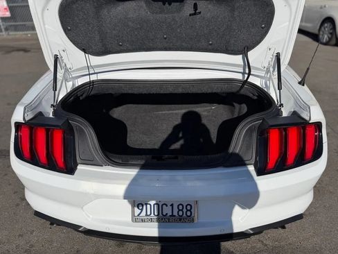Used 2018 Ford Mustang Premium RWD image 37