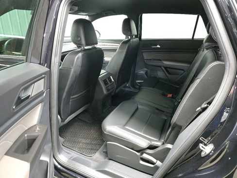 Used 2022 Volkswagen Atlas Cross Sport SE w/ Black Wheel Package AWD/4WD image 30