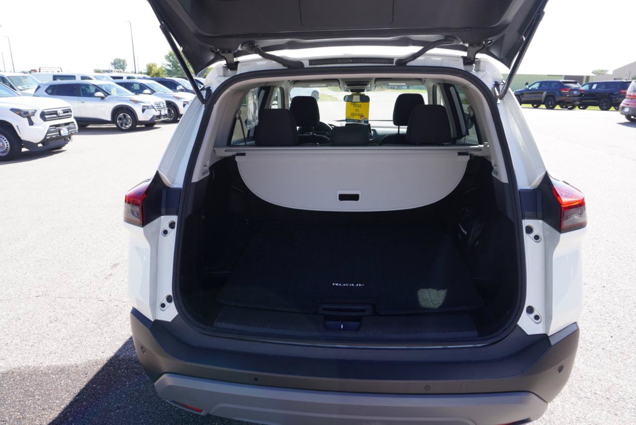 Used 2023 Nissan Rogue SV AWD/4WD image 22