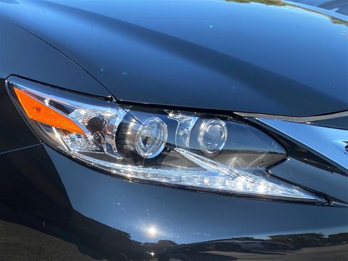 Used 2016 Lexus ES 350 w/ Luxury Package w/Wood Trim image 21