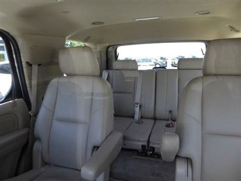 Used 2013 Cadillac Escalade Luxury AWD/4WD image 15