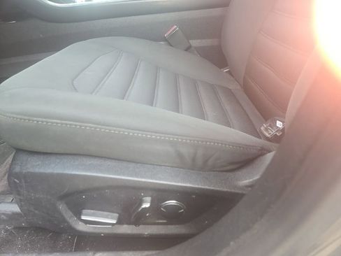 Used 2017 Ford Fusion SE w/ Fusion SE Technology Package FWD image 5