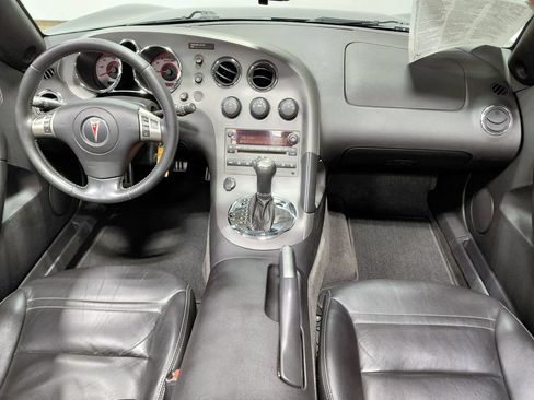 Used 2007 Pontiac Solstice Convertible w/ Premium Package RWD image 9