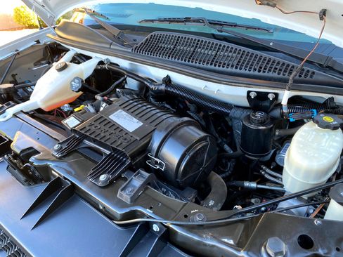 Used 2017 Chevrolet Express 2500 LS image 12